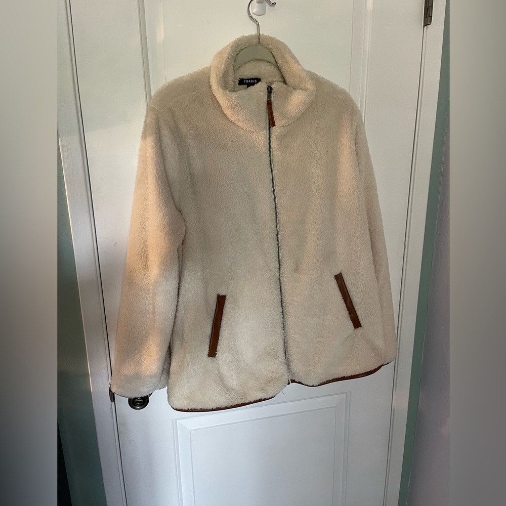 Torrid Sherpa Pu Trim Zip-Front Jacket Size 2x (Excellent condition)